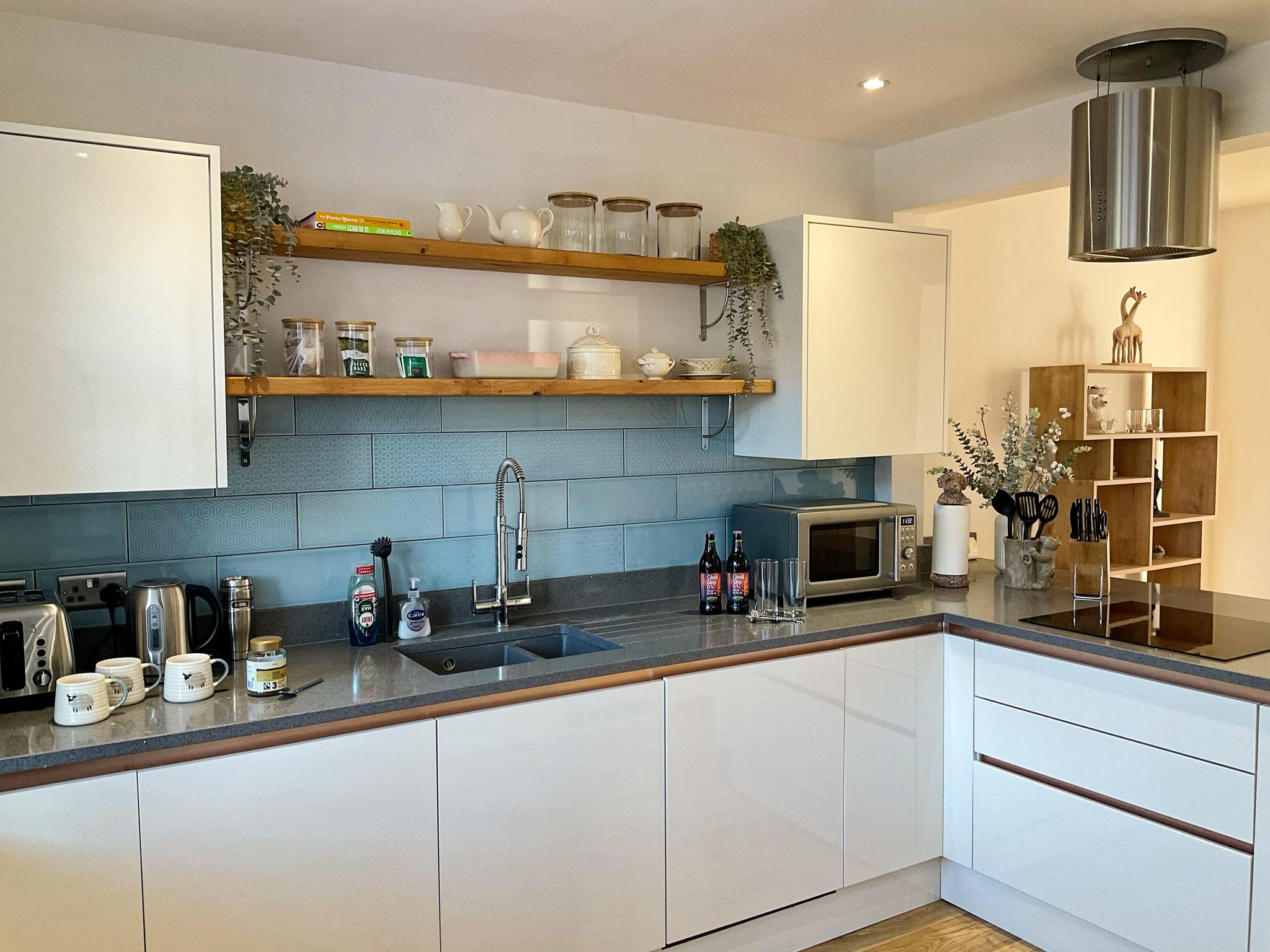 Stylish 3BR House with Free Parking & Garden3