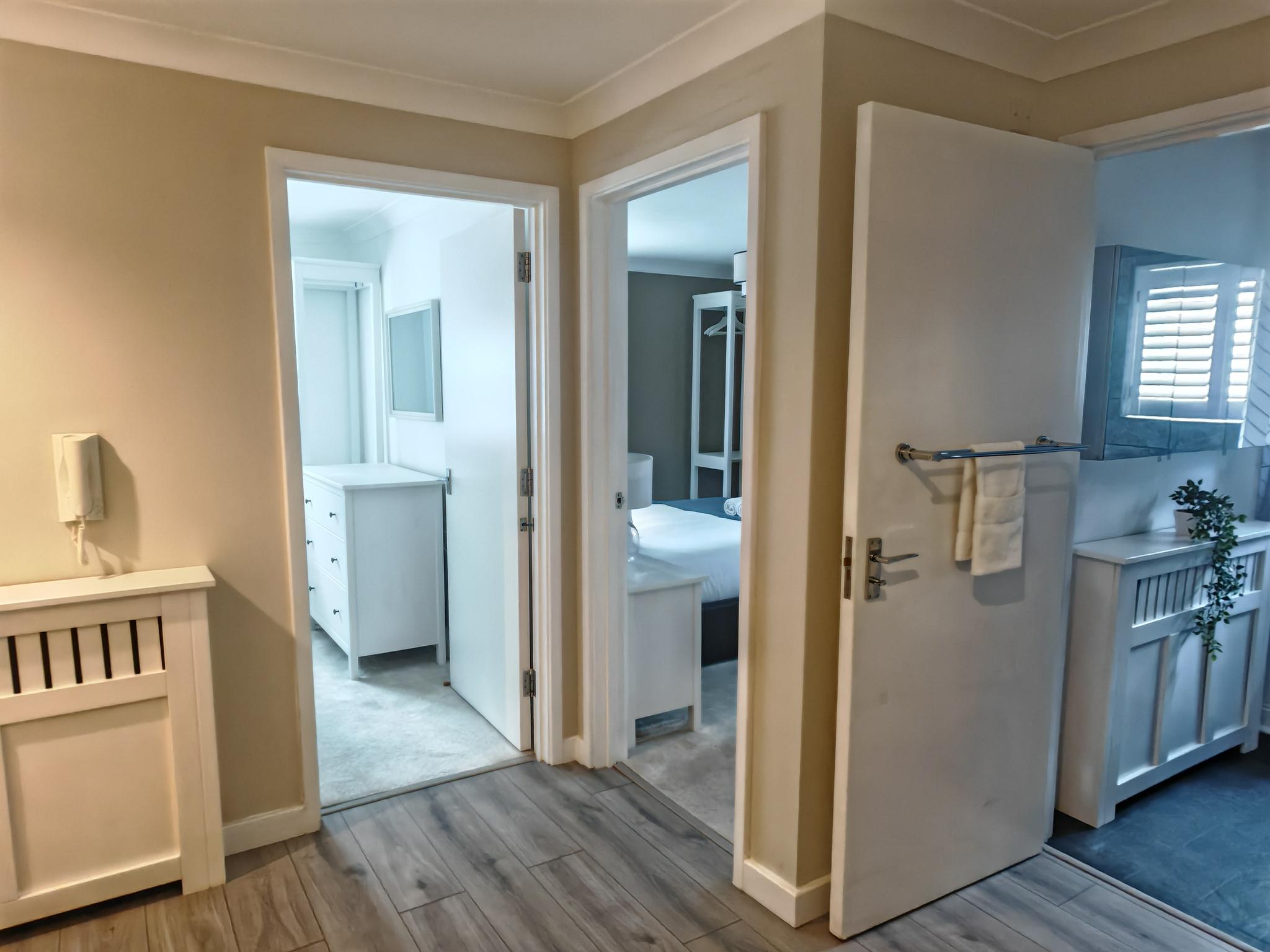 Comfortable Ground Floor Apartment with Parking