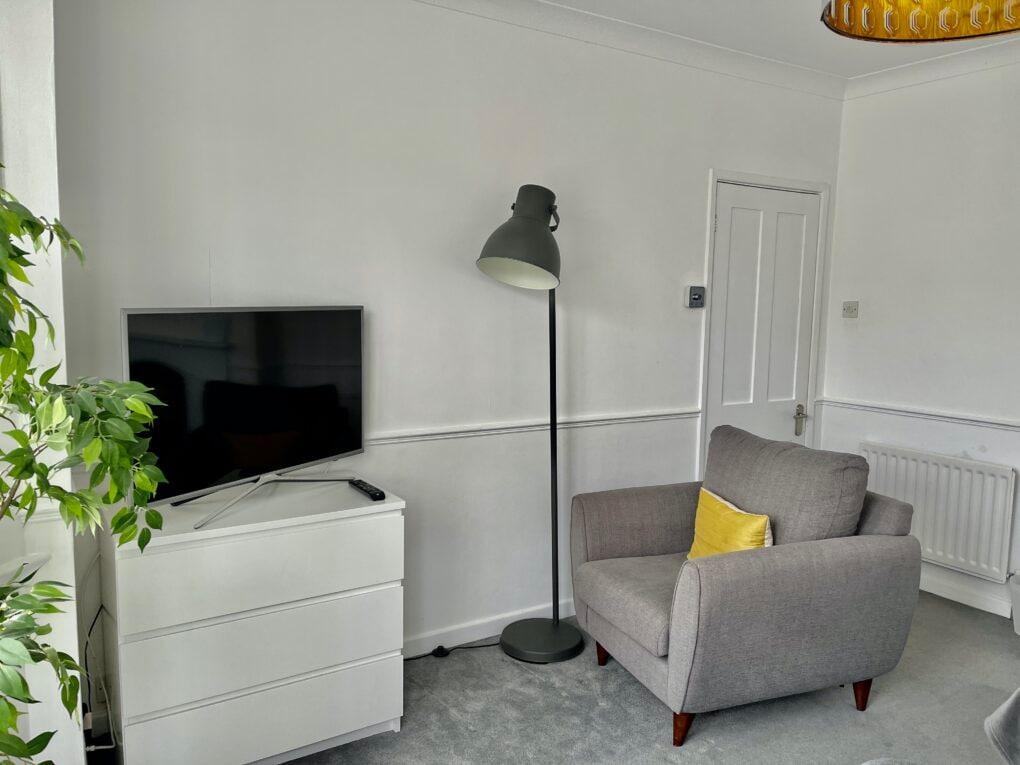 AwayOnBusiness | Large Bright Apt Balcony Terrace4