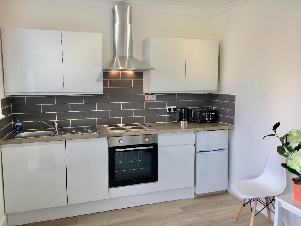 AwayOnBusiness | Large Bright Apt Balcony Terrace6