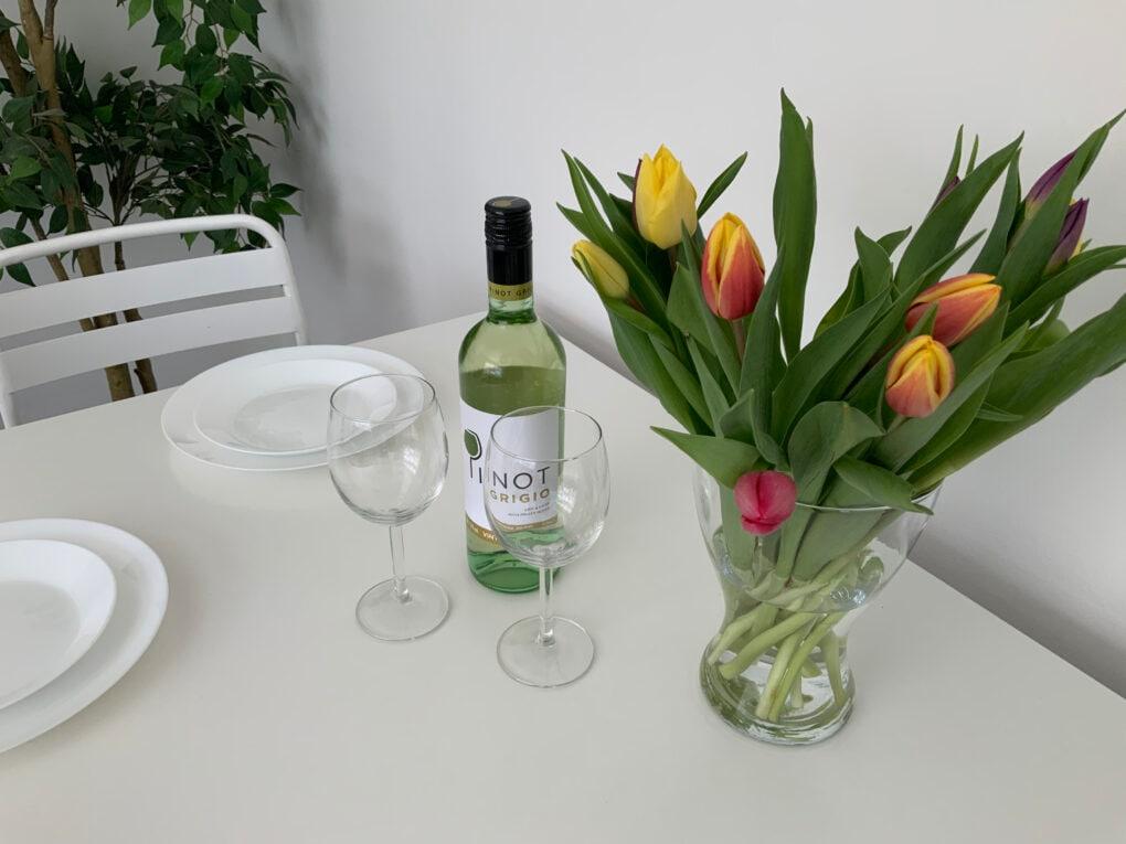 AwayOnBusiness | Light Sunny Detached House Garden6